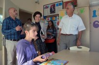 ZİHİNSEL ENGELLİLER - Engellilere Belediyeden Diş Fırçası Ve Macun