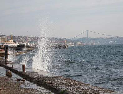 İstanbul'u lodos vurdu seferler iptal