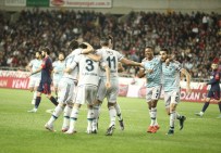 SERKAN BALCı - Kanarya Zirveye Kondu