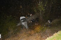 Tunceli'de Otomobil Dereye Uçtu Açıklaması 2 Yaralı