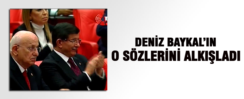 Başbakan Davutoğlu'ndan Deniz Baykal'a alkış