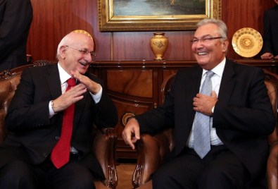 Deniz Baykal Görevi İsmail Kahraman'a Devretti