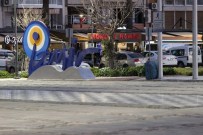 BOMBA PANİĞİ - İzmir'de Bomba Paniği