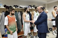 Soyunma Odasında Galibiyet Sevinci