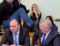 UKRAYNA MECLİSİ - Ukrayna Meclisi'nde tekme