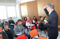 BENCILLIK - 25 Yılını Çocuklara, 17 Yılını Da Gençlere Adadı