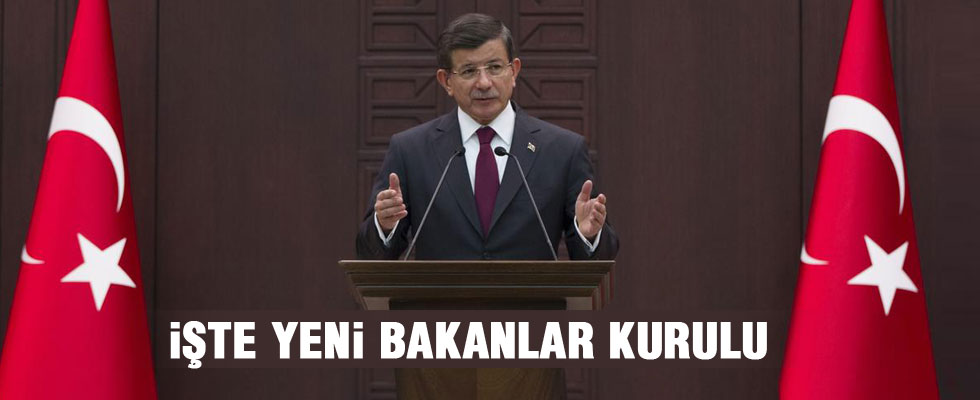 Başbakan Davutoğlu yeni kabineyi açıkladı