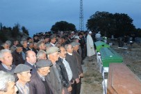 Kazada Hayatını Kaybeden 7 Kişi Yan Yana Toprağa Verildi