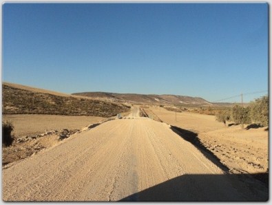 Köylerin Yollarda Yapılıyor