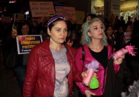 Adana'da Kadınlardan Şiddete Karşı Mücadele Yürüyüşü