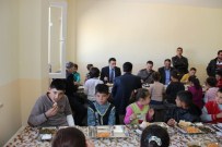 AHMET ÜNLÜ - Eskil Kaymakamı Öğrencilerle Yemekte Buluştu