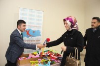 EFKAN ALA - Öğretmenlere Karanfil Dağıttılar