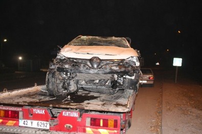 Otomobil Bahçe Duvarına Çarptı Açıklaması İki Yaralı