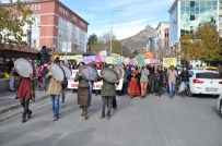 KADIN PLATFORMU - Tunceli'de Kadınlar Şiddete Karşı Yürüdü