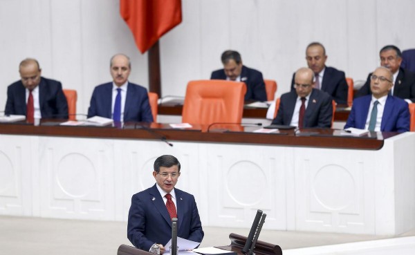 Başbakan Davutoğlu hükümet programını açıkladı