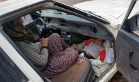 AVSALLAR - 6 Aylık Bebeğin Hurda Aracında Ayak Altındaki Tehlikeli Yolculuğu
