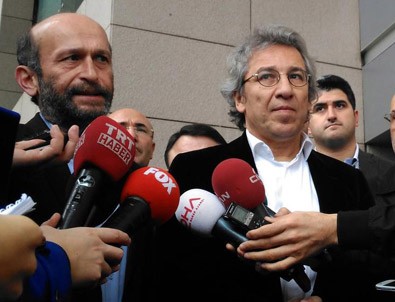 Can Dündar ve Erdem Gül tutuklandı