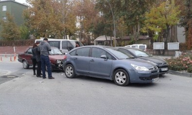 Malatya'da Maddi Hasarlı Kaza