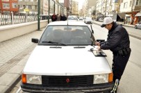 SÜLEYMAN ÇAKıR - Polis Ekipleri Hatalı Parklara Göz Yummuyor