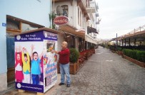 OYUNCAK KUMBARASI - Üniversite Öğrencilerinden Oyuncak Kumbarası