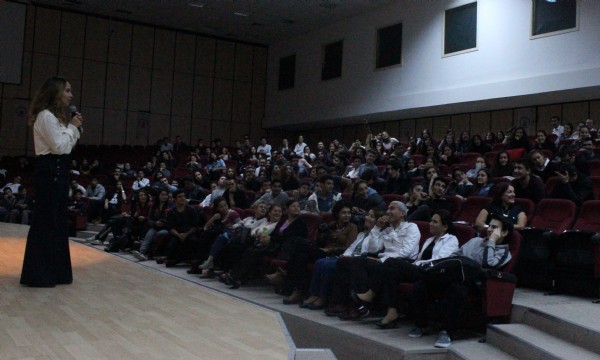 Üniversiteye hazırlanan gençlere kaygı semineri