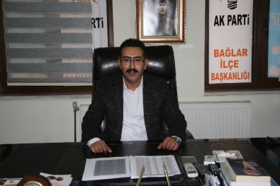 AK Parti İlçe Başkanı Hendeklerin Açtığı Yaraları Değerlendirdi