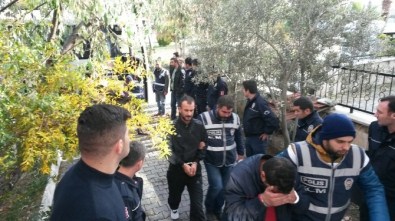 İzmir'de 22 İnsan Taciri Yakalandı