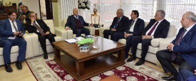 OSB Üst Kuruluşu Üyeleri Başkan Sekmen'i Ziyaret Etti