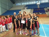 KUPA TÖRENİ - Rize'de Küçükler Basketbol İl Birinciliği Sona Erdi