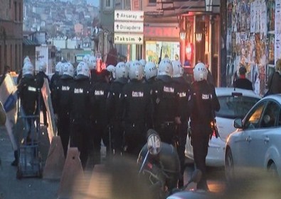 Beyoğlu'nda Eyleme Polis Müdahalesi