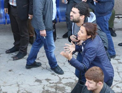 Tahir Elçi'nin eşi 'Katil PKK' diye bağırdı
