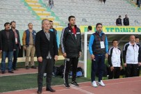 TUGAY KERIMOĞLU - Tugay Kerimoğlu Tribünde 17 Dakika Kalabildi