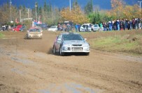 Ralli Şampiyonasında Pilotlar Zor Anlar Yaşadı