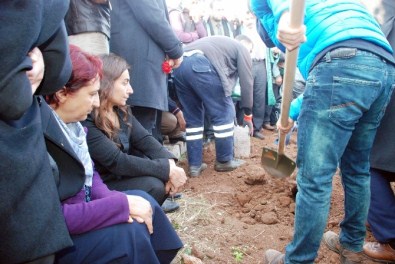 Tahir Elçi Son Yolculuğuna Uğurlandı