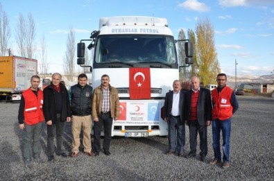 Ürgüp Kızılay'dan Bayır Bucak Türkmenlerine 1 Tır Gıda Yardımı