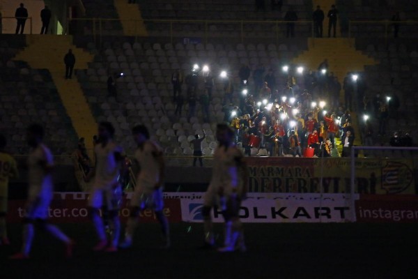 PTT 1. Lig'de zorunlu elektrik molası