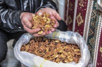 LOKMAN HEKIM - Ahlat'ta Kuru Meyve Satışları Arttı