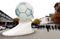 DER SPIEGEL - Almanya Futbol Federasyonu'na Polisten Şok Baskın