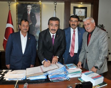 Çukurova'dan 3 Belediyeye Cenaze Aracı