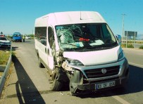 TUR MİNİBÜSÜ - Manavgat'ta Turistlerin Trafik Kazası Açıklaması 10 Yaralı