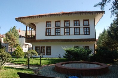 Mevlevihaneyi 10 Ayda 23 Bin 850 Kişi Gezdi