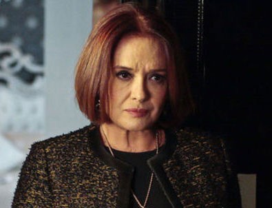 Müjde Ar'dan saltanat açıklaması