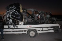 YAVUZ ÇETİN - Otoyolda Kaza Açıklaması 2 Ölü, 2 Yaralı