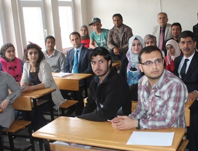 Savaş Mağduru Suriyeli Üniversitelilerin Okuma Azmi