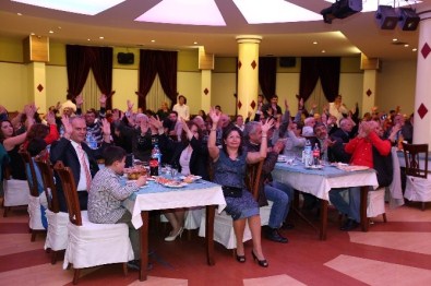 Yenimahalle Belediye Başkanı Yaşar, İşitme Engellilerle Baloda Buluştu