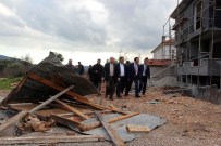 ZEKI ARSLAN - AK Parti'li Öztürk, Hortumda Zarar Gören Vatandaşları Ziyaret Etti