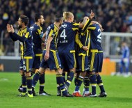 Maçın İlk Yarısı Fenerbahçe'nin 1-0 Üstünlüğüyle Sona Erdi