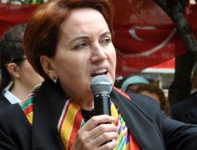 Meral Akşener de sahneye çıkıyor