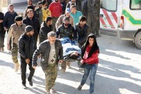SAHRA HASTANESİ - Türkmenler Sınırda Tedavi Ediliyor