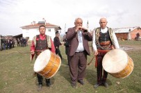 60 Yıldır Elinden Davulu Bırakmıyor